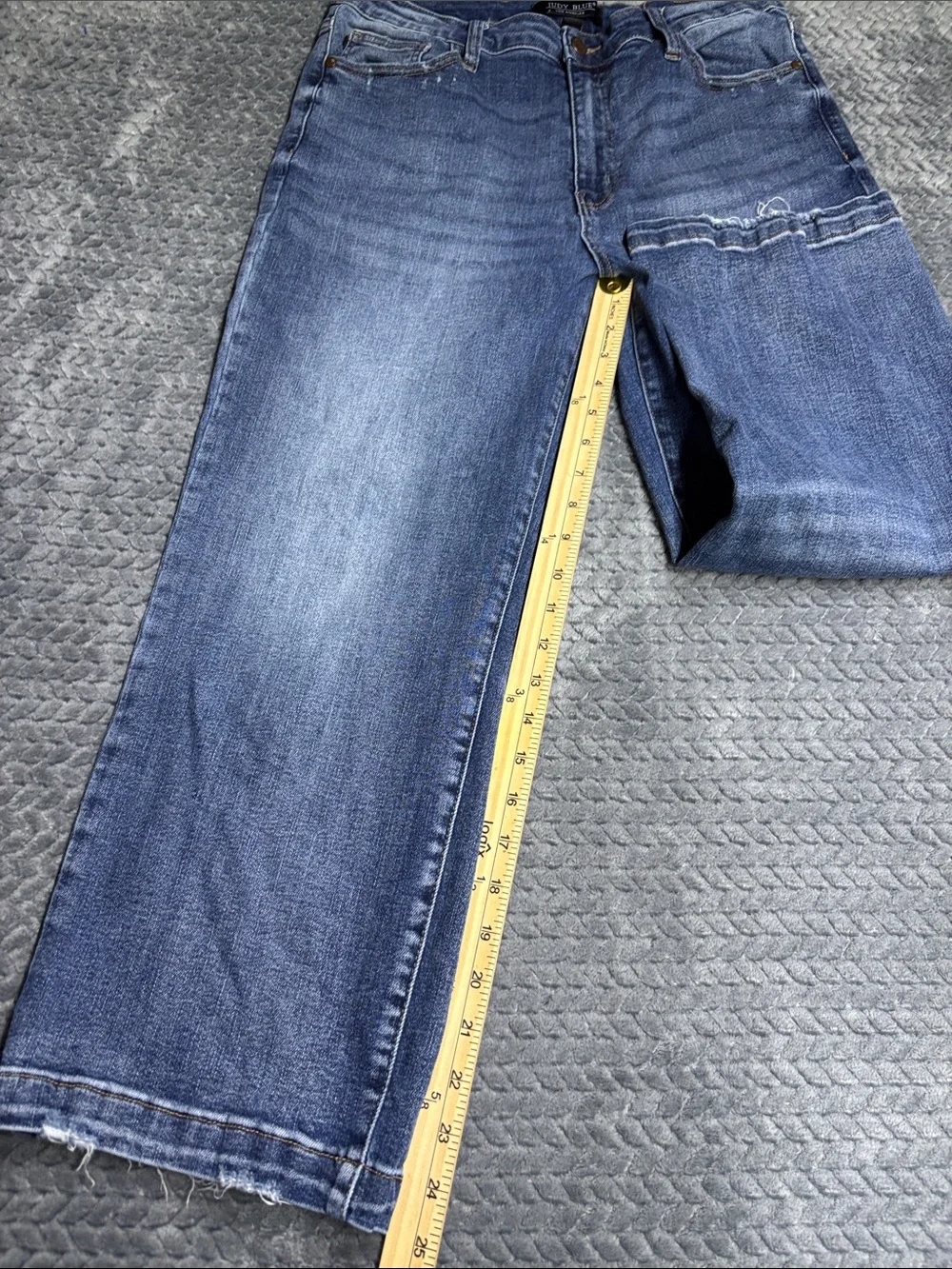 Judy Blue Medium Wash Cropped Straight Leg Jeans